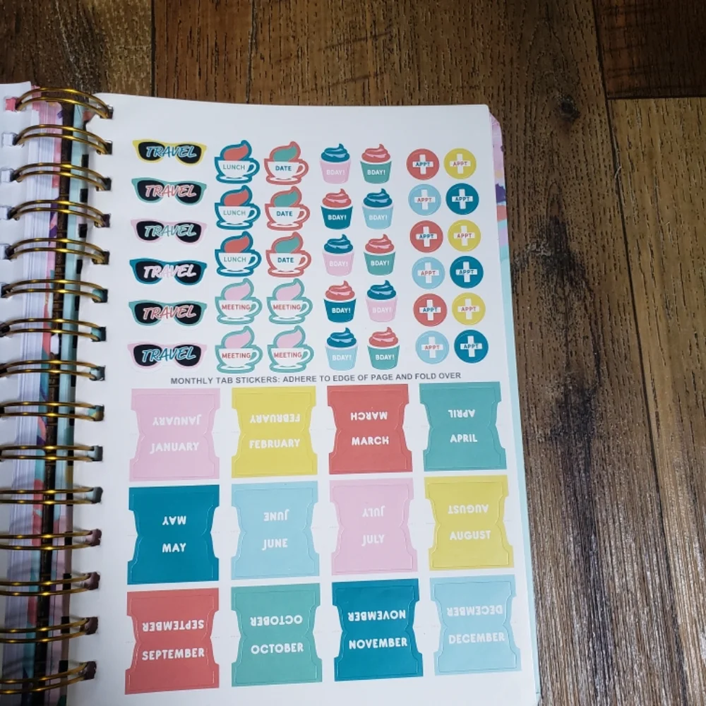 Find The Good In Everyday Undated Planner with Motivatonal Quotes & Stickers